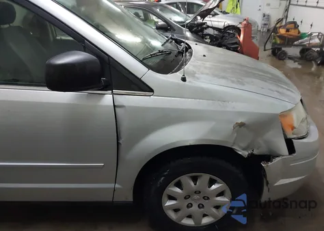 2009 Chrysler Town & Country Lx z USA, uszkodzony, nr VIN 2A8HR44E59R514265